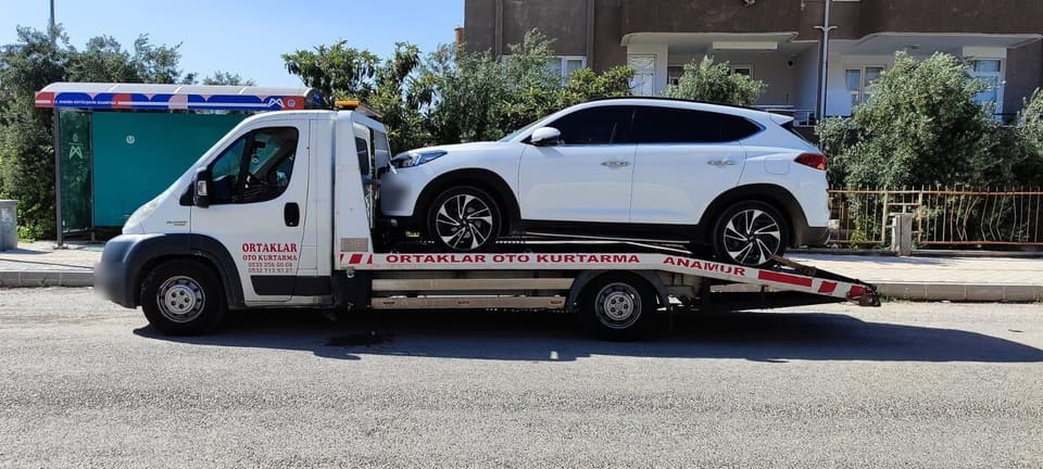 Ortaklar Oto Kurtarma çekici ile SUV taşıma